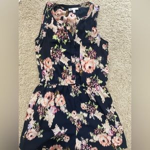 DR2 Size Small Floral Navy Romper